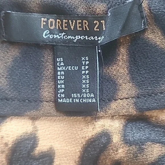 Forever 21 Cheetah Print Silk-like Flowy Lightweight Dress - Picture 3 of 3